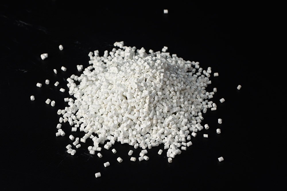 TPU Anti-UV White Masterbatch